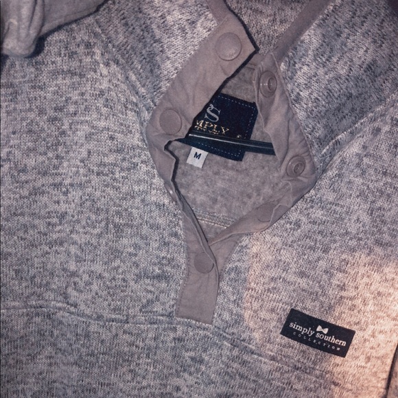 Pullover - Picture 1 of 1